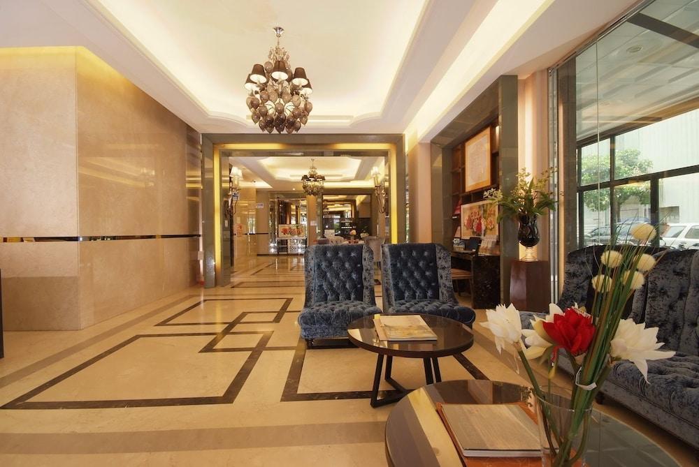 The Metro Hotel Taichung Bagian luar foto