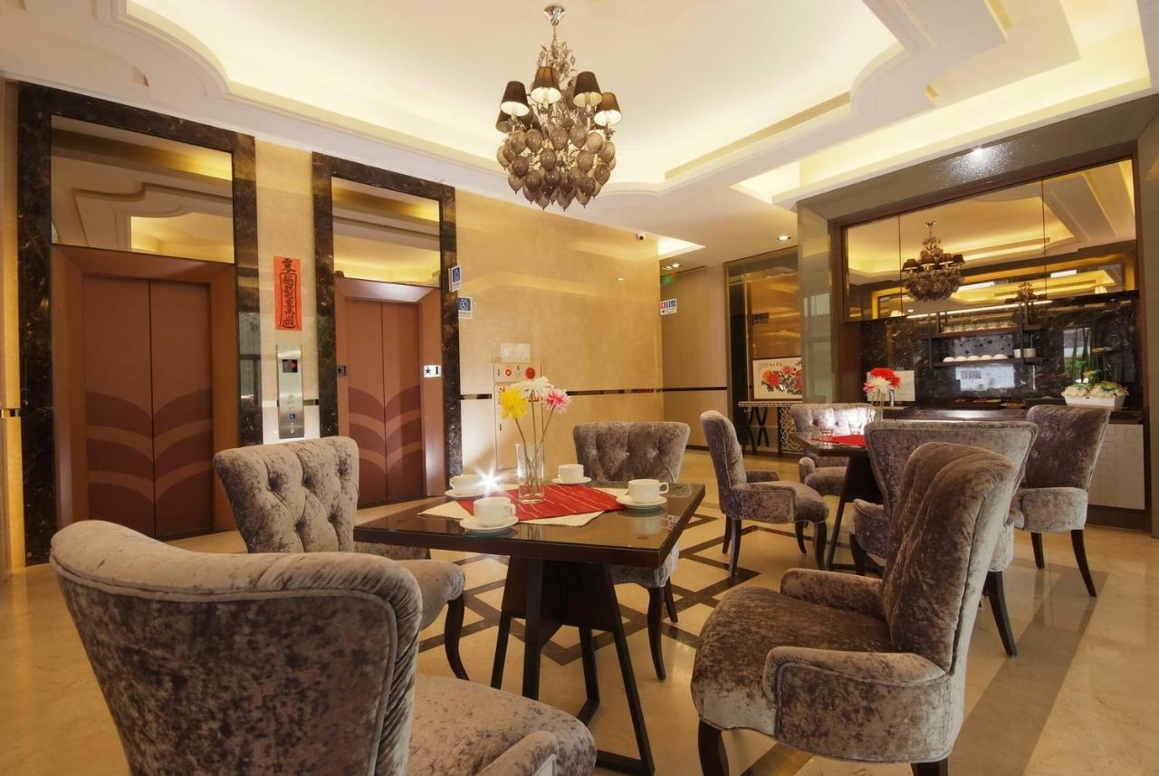 The Metro Hotel Taichung Bagian luar foto