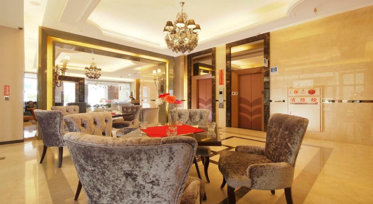 The Metro Hotel Taichung Bagian luar foto